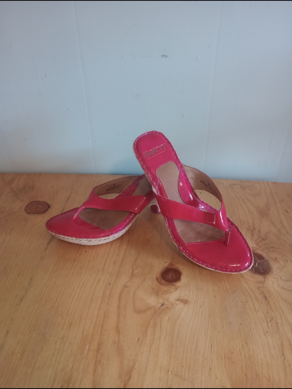Born Hot Pink Patent Leather Cork Wedge Thong Sandals Size 7